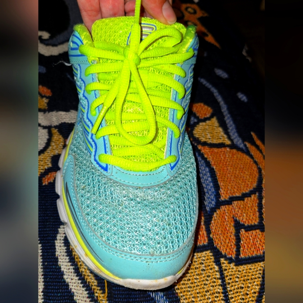 Fila athletic shoes used in great condition